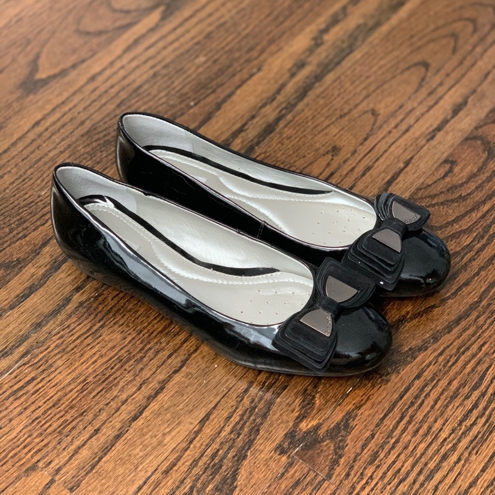 New Geox Black Patent Flats Women’s Size 34